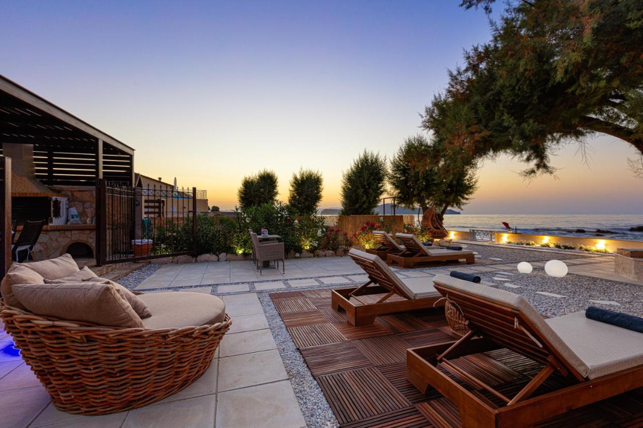 Villa Seashell -Wonderful Newly Renovated Villa On The Beach Galatas  Exterior photo
